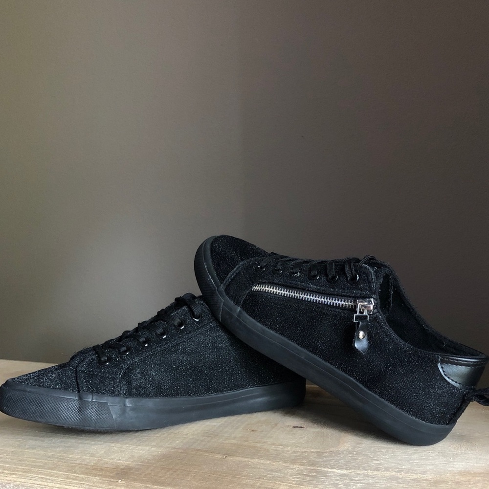 Maurice’s Harlee Shimmer Side Zip Sneakers